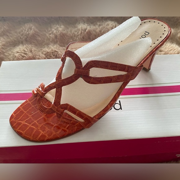 Portia size 9 MEDAL
/MANDERIN CROC - Picture 4 of 9